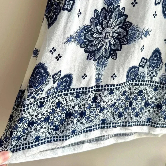 Forever 21 Contemporary Blue Floral Cold Shoulder Bell Sleeve Dress, Size XS - Picture 10 of 16